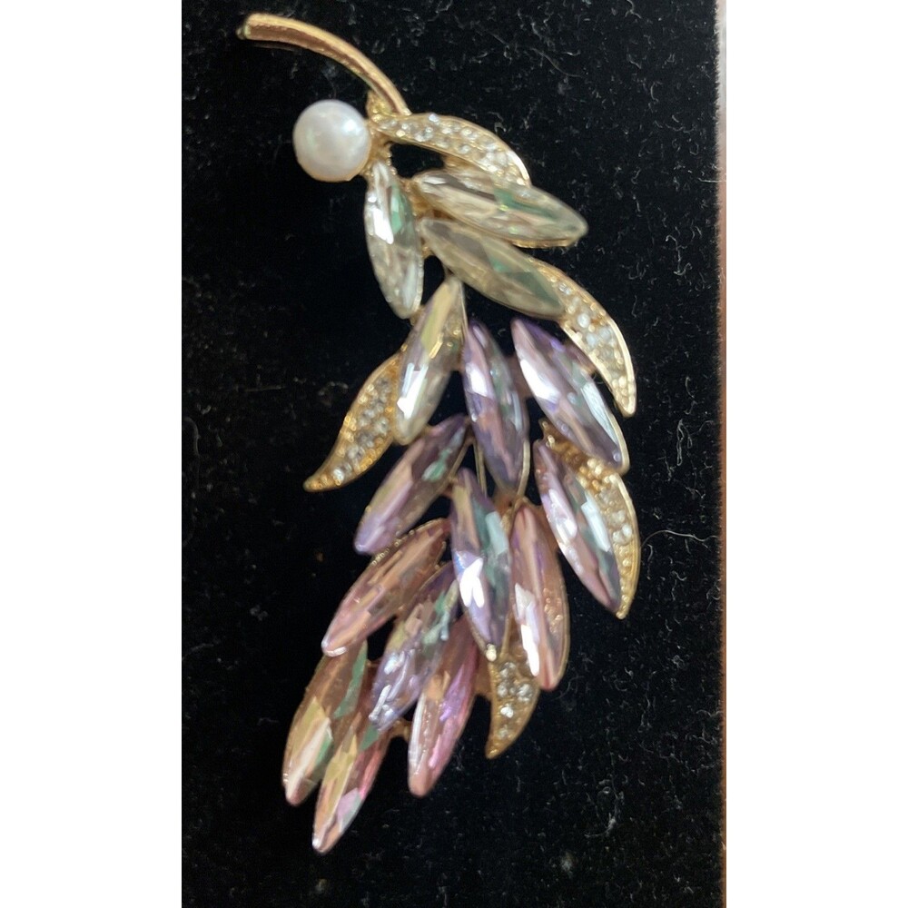Faux Feather Brooch Pin With “diamon, Pearl And Pink Stones”